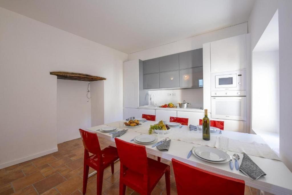 Poolside Apartment Cristina Bellano Εξωτερικό φωτογραφία
