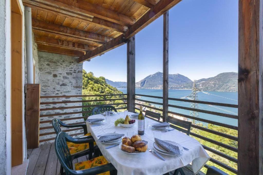Poolside Apartment Cristina Bellano Εξωτερικό φωτογραφία