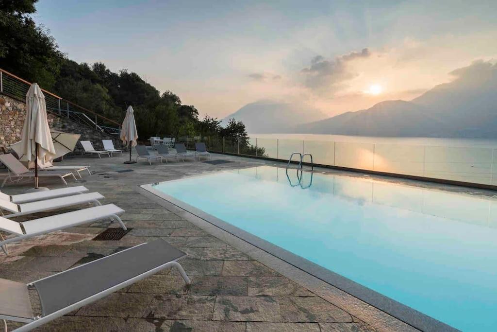 Poolside Apartment Cristina Bellano Εξωτερικό φωτογραφία