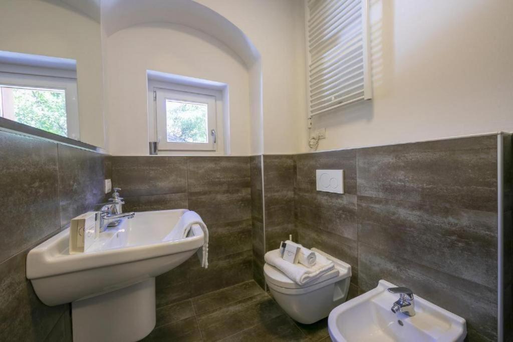 Poolside Apartment Cristina Bellano Εξωτερικό φωτογραφία