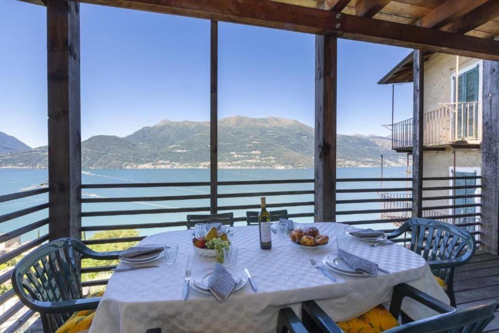 Poolside Apartment Cristina Bellano Εξωτερικό φωτογραφία
