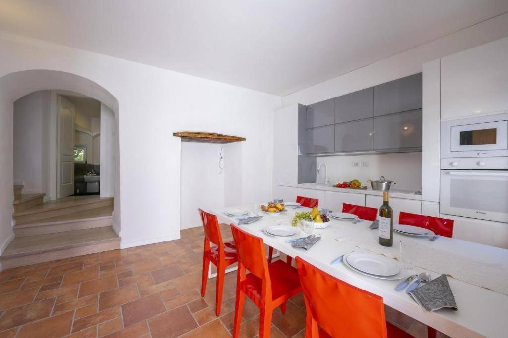 Poolside Apartment Cristina Bellano Εξωτερικό φωτογραφία